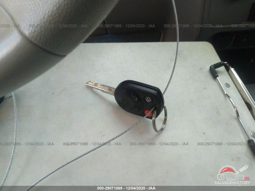 1FMCU03Z38KB45962 2008 FORD ESCAPE photo no. 11