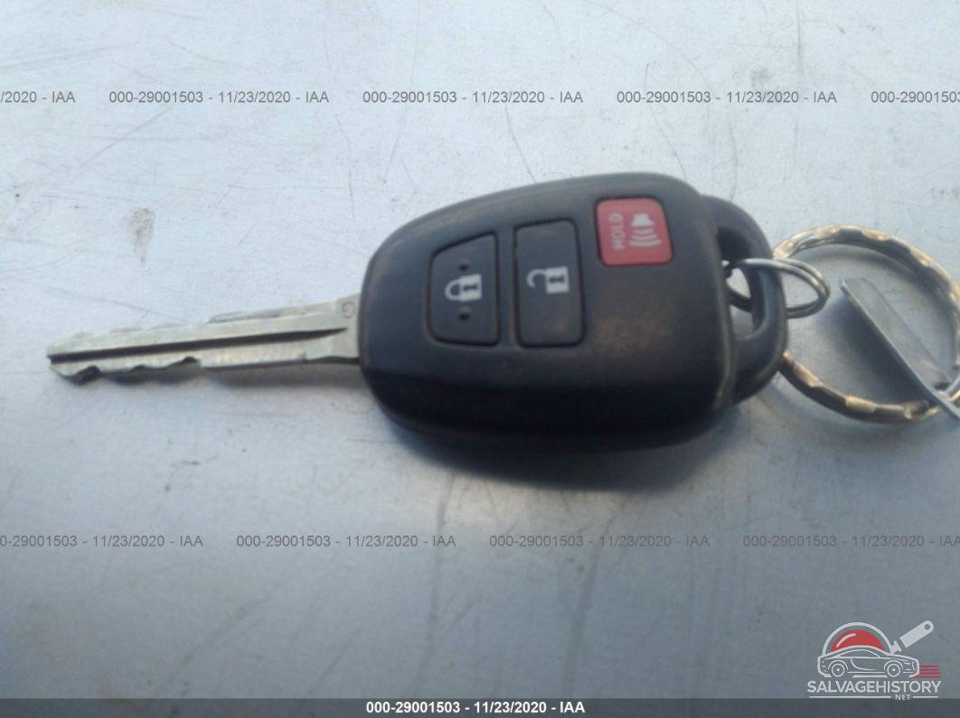 JTDKDTB38E1564843 2014 TOYOTA PRIUS C photo no. 11