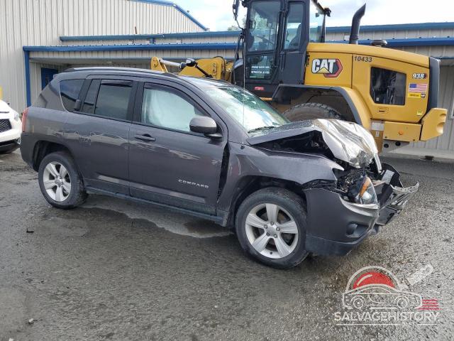 1C4NJDEB4GD542032 2016 JEEP COMPASS photo no. 4