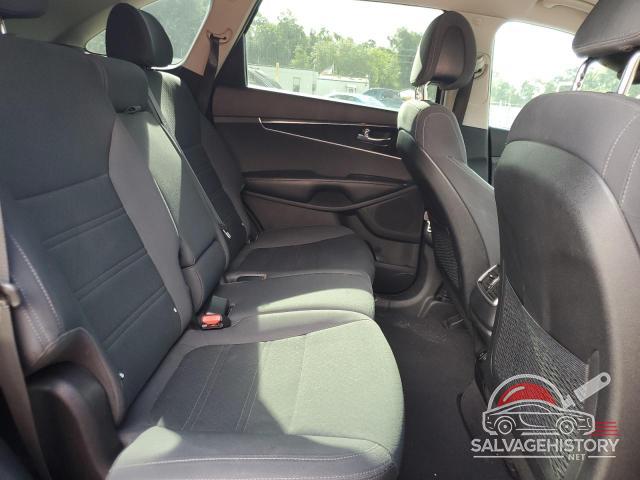5XYPG4A32GG085325 2016 KIA SORENTO photo no. 11