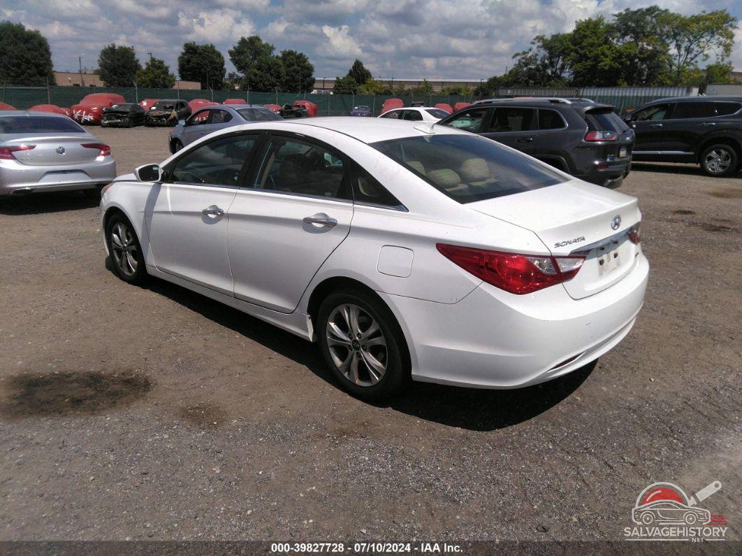 5NPEC4AC3BH153233 2011 HYUNDAI SONATA photo no. 3