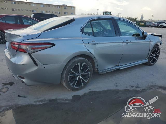 4T1B11HK6JU082887 2018 TOYOTA CAMRY photo no. 3