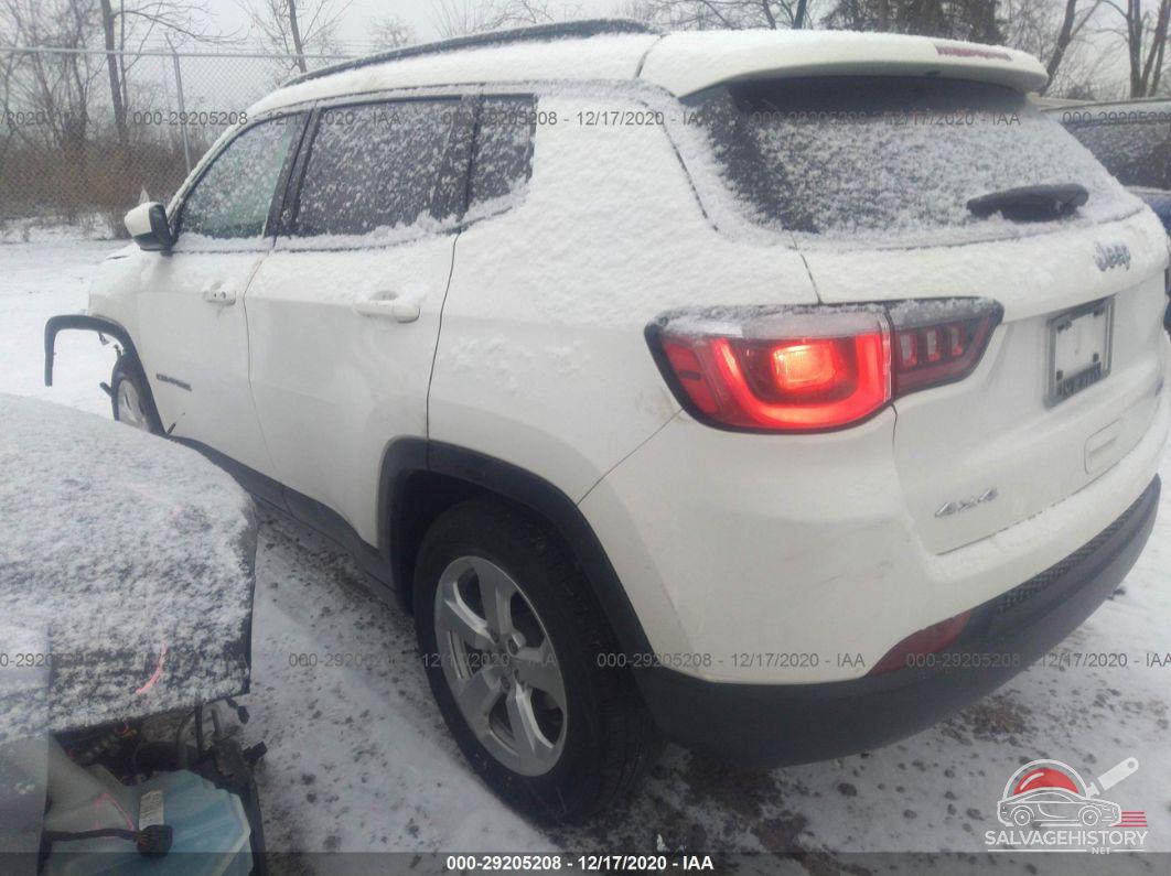 3C4NJDBB8JT223609 2018 JEEP COMPASS photo no. 3