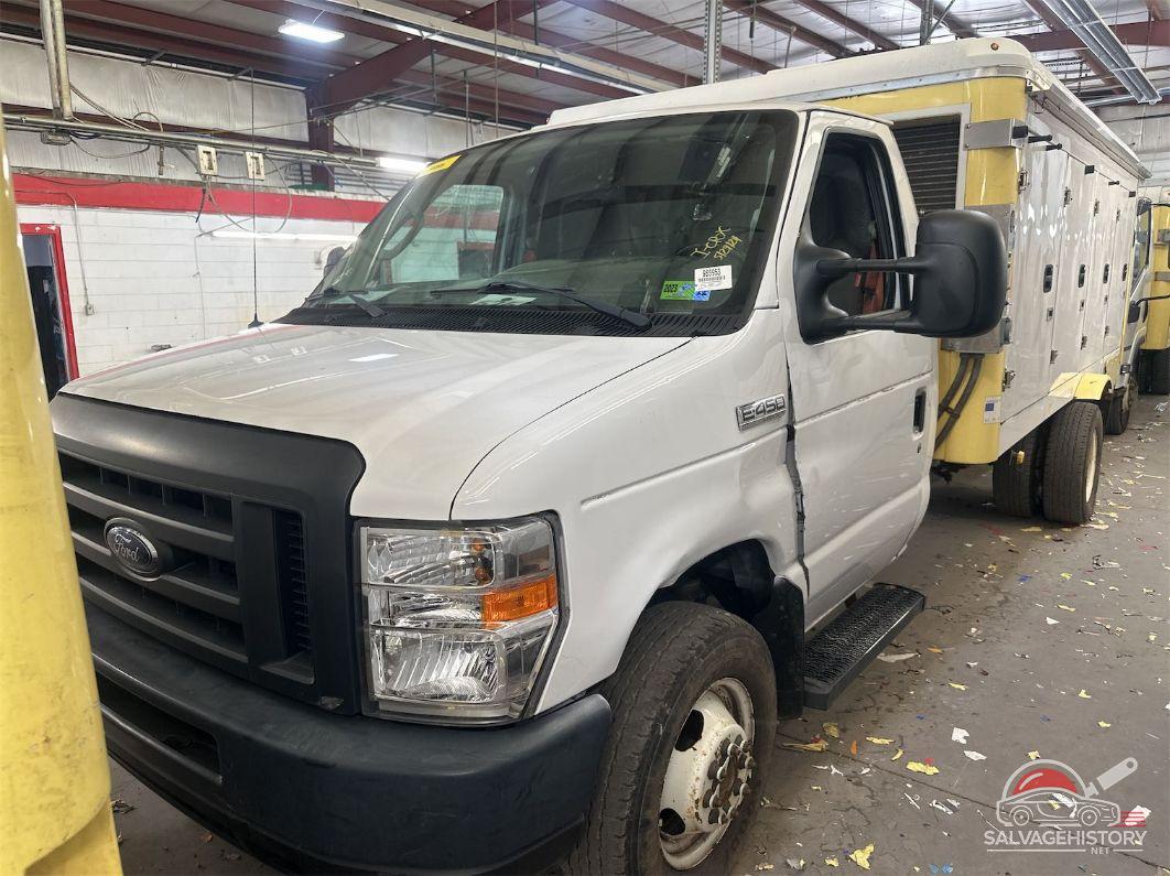1FDXE4FS4HDC68646 2017 FORD E-450 CUTAWAY photo no. 6