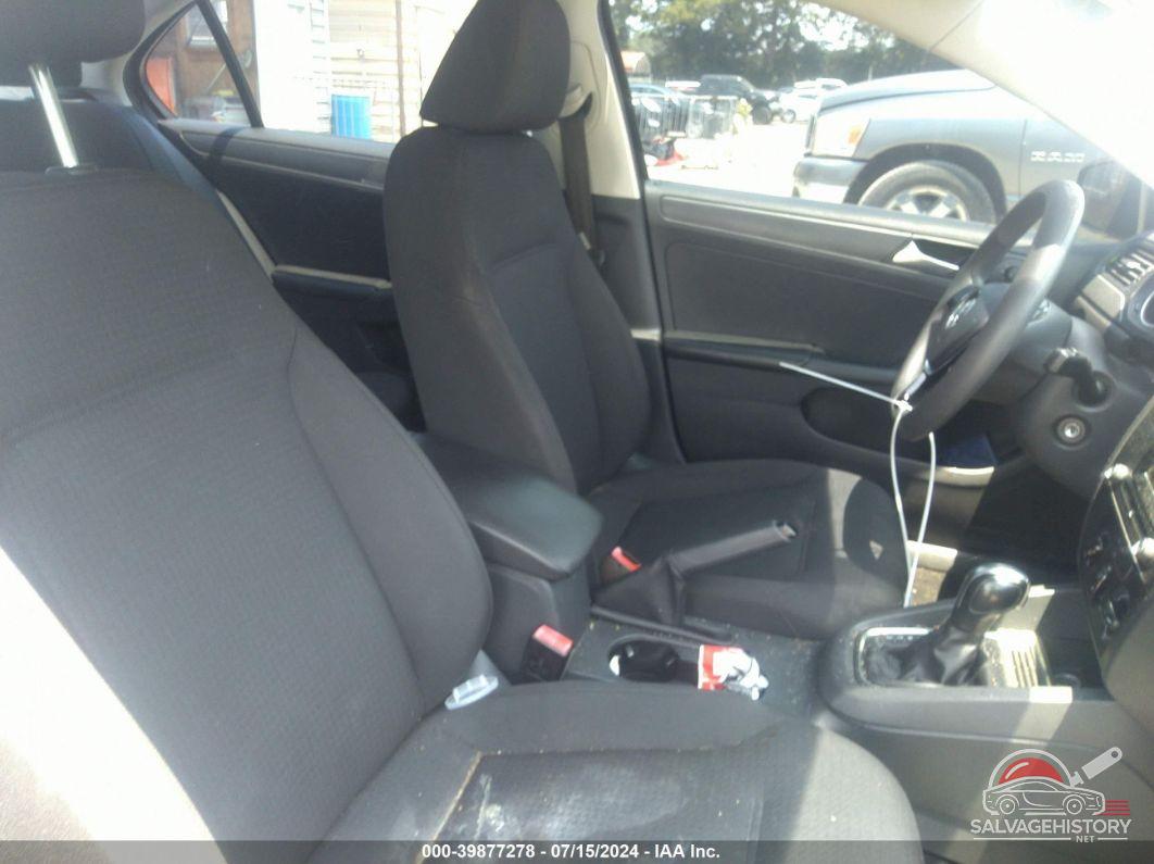 3VW267AJ6GM368372 2016 VOLKSWAGEN JETTA photo no. 5