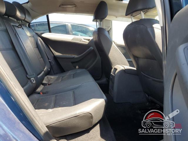 3VWD67AJ9GM254620 2016 VOLKSWAGEN JETTA photo no. 10