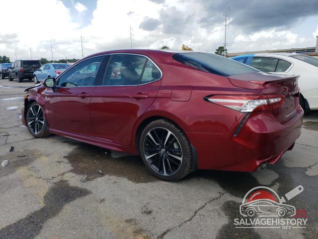 4T1B61HK5JU582685 2018 TOYOTA CAMRY photo no. 2
