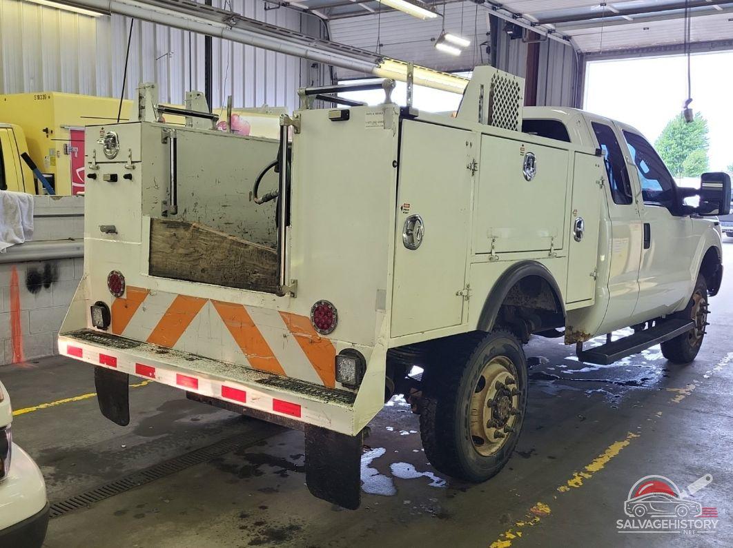 1FT7X3B67BED12643 2011 FORD F-350 photo no. 6