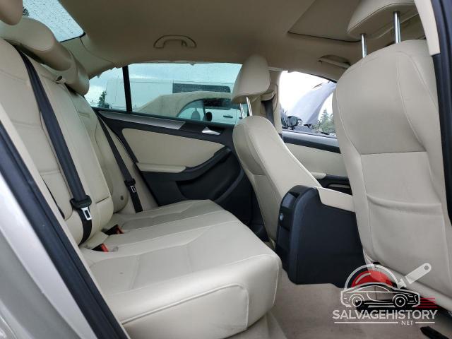 3VWD17AJ1FM231958 2015 VOLKSWAGEN JETTA photo no. 10