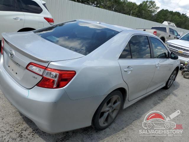 4T1BK1FK8EU024768 2014 TOYOTA CAMRY photo no. 3