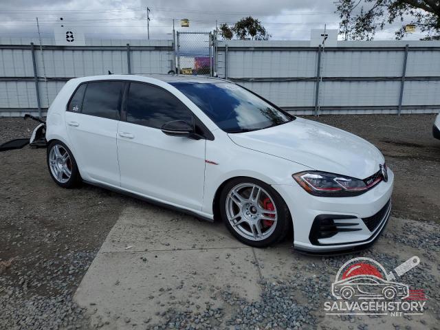 3VW447AU3JM284963 2018 VOLKSWAGEN GTI photo no. 4