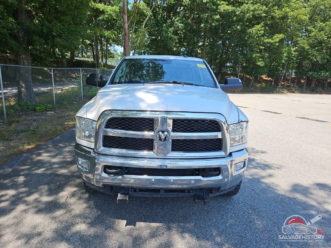 3C6UR5DL6JG356384 2018 RAM 2500 photo no. 9