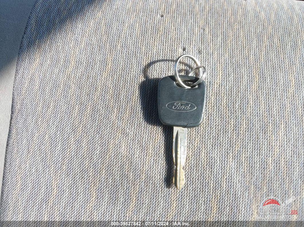 1FAFP34361W366898 2001 FORD FOCUS photo no. 11