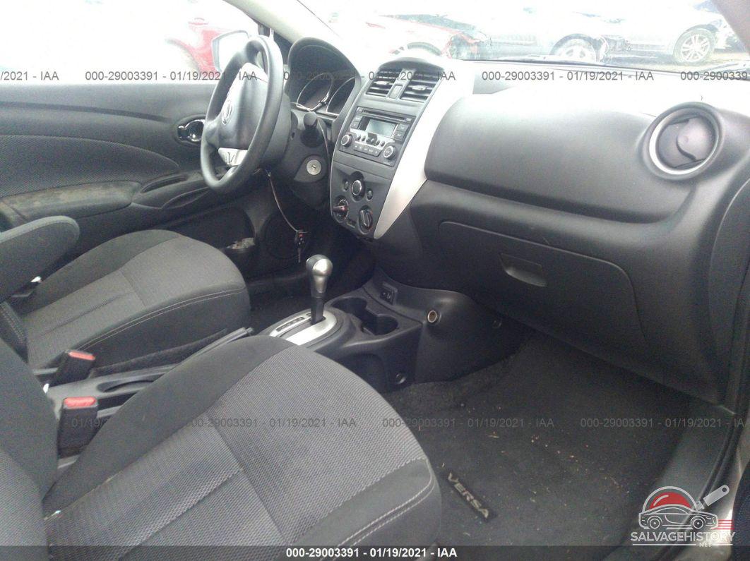 3N1CN7AP1HK457586 2017 NISSAN VERSA SEDAN photo no. 5