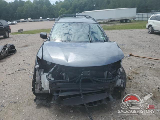 5N1AT2MV5JC756769 2018 NISSAN ROGUE photo no. 5
