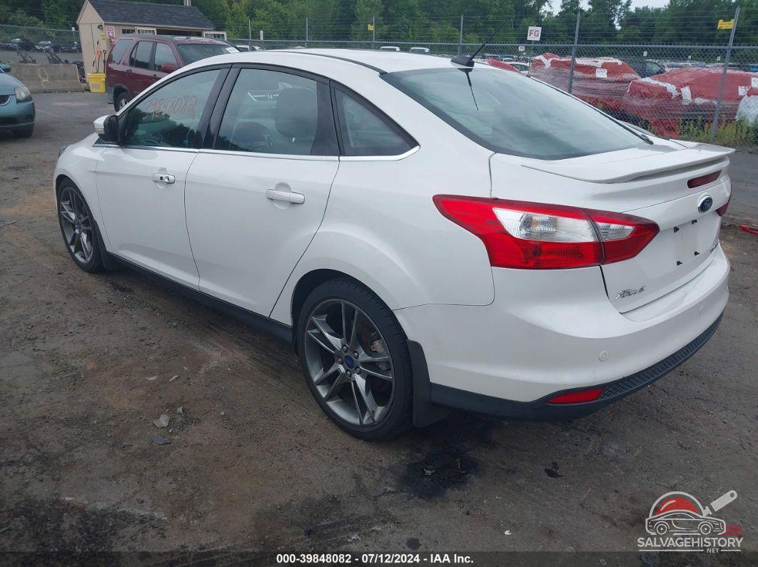 1FAHP3J24CL230200 2012 FORD FOCUS photo no. 3