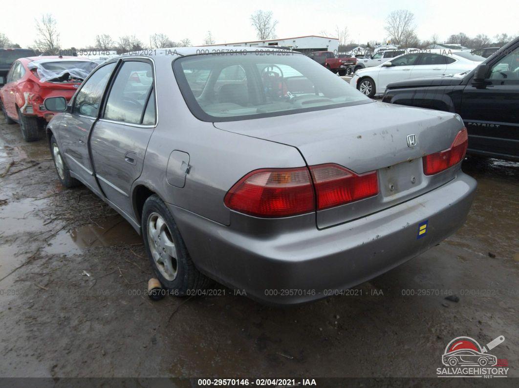 1HGCG5562YA090665 2000 HONDA ACCORD SDN photo no. 3
