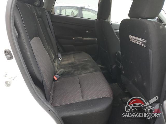 JA4AR3AU0JZ010807 2018 MITSUBISHI OUTLANDER photo no. 10