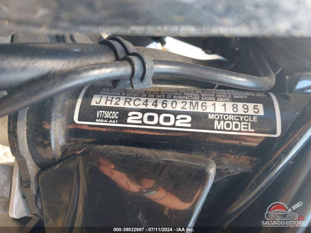 JH2RC44602M611895 2002 HONDA VT750 photo no. 10