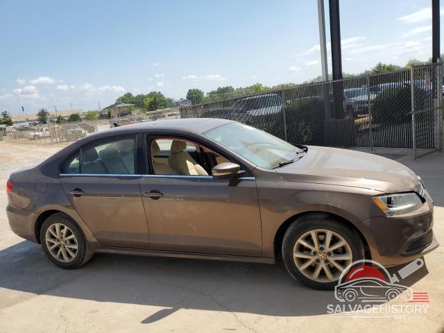 3VWD17AJ8EM374145 2014 VOLKSWAGEN JETTA photo no. 4