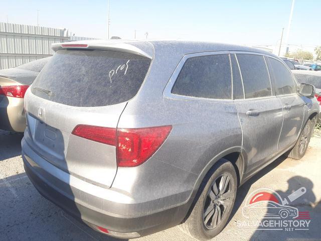 5FNYF5H30JB033029 2018 HONDA PILOT photo no. 3