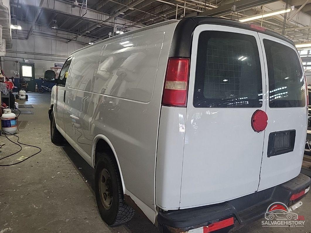 1GCWGFCA9D1160746 2013 CHEVROLET EXPRESS G2500 photo no. 4