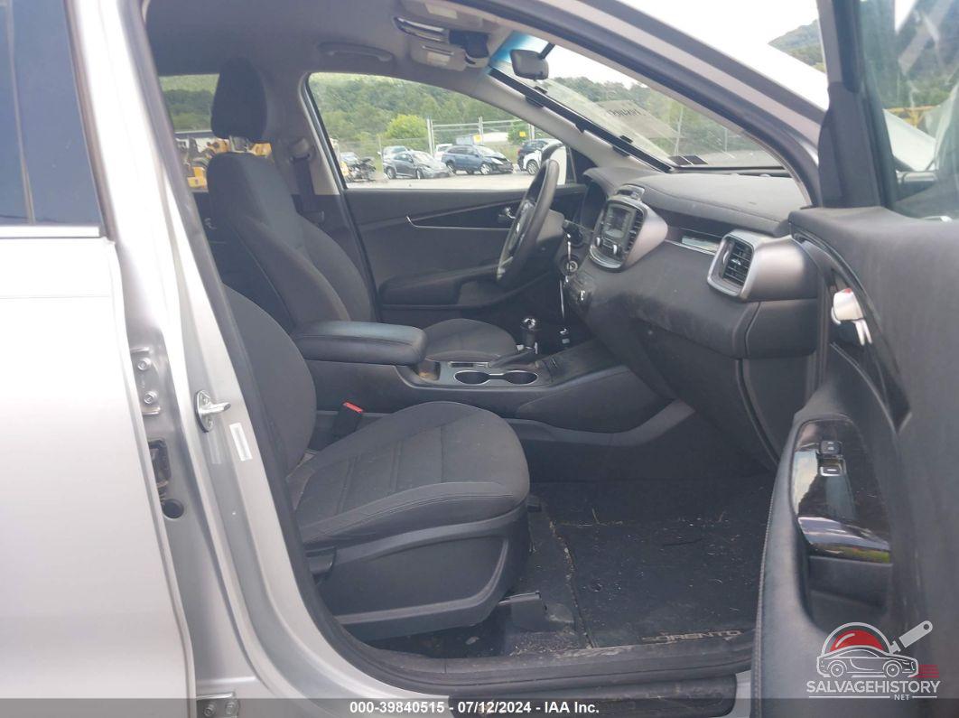 5XYPG4A32GG019003 2016 KIA SORENTO photo no. 5