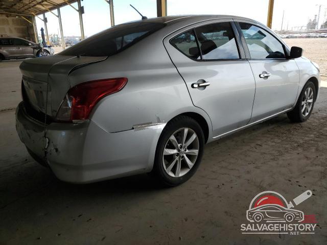 3N1CN7AP3FL814084 2015 NISSAN VERSA photo no. 3