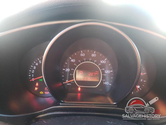 KNDJN2A24G7827566 2016 KIA SOUL photo no. 9