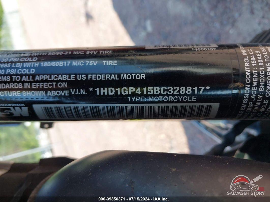 1HD1GP415BC328817 2011 HARLEY-DAVIDSON FXDWG photo no. 10