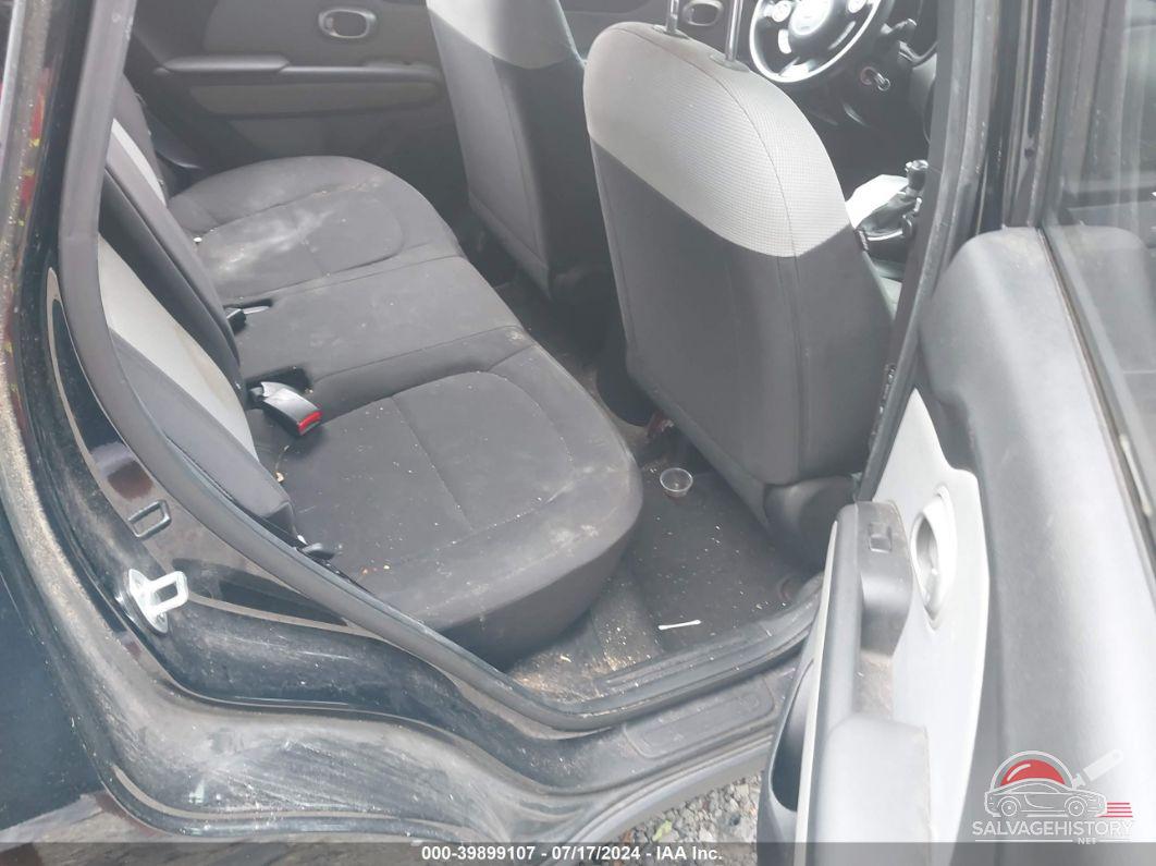 KNDJN2A28F7214834 2015 KIA SOUL photo no. 8