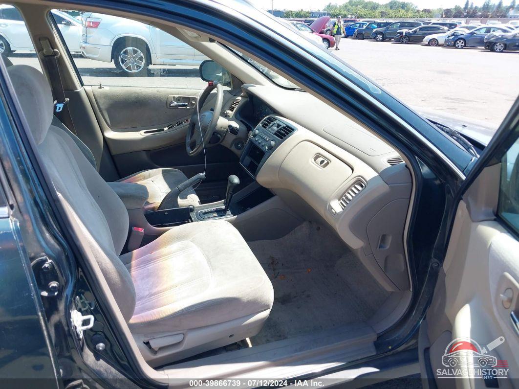 1HGCG5648XA071789 1999 HONDA ACCORD photo no. 5