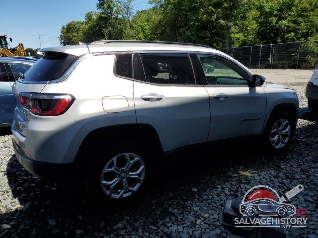 3C4NJDBN9RT133200 2024 JEEP COMPASS photo no. 3