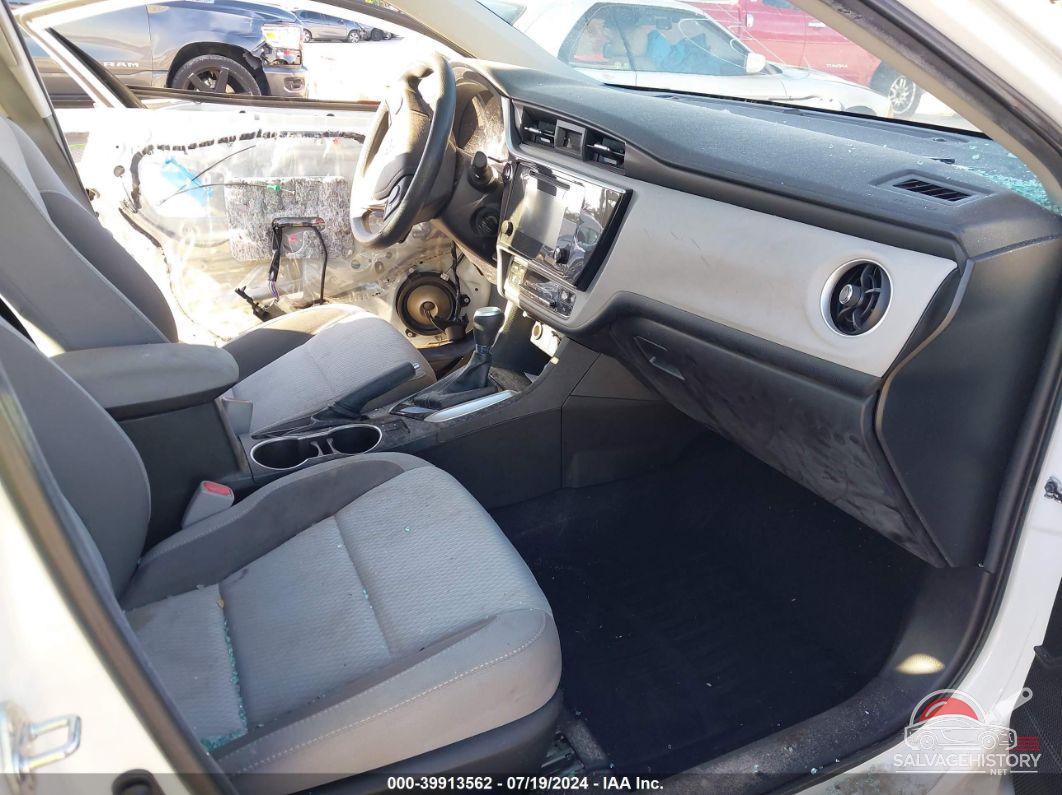 5YFBURHE1JP804638 2018 TOYOTA COROLLA photo no. 5