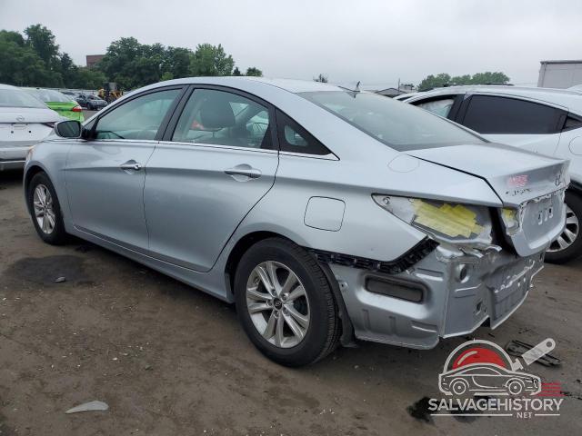 5NPEB4AC8DH649764 2013 HYUNDAI SONATA photo no. 2