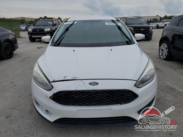 1FADP3F28HL338401 2017 FORD FOCUS photo no. 5