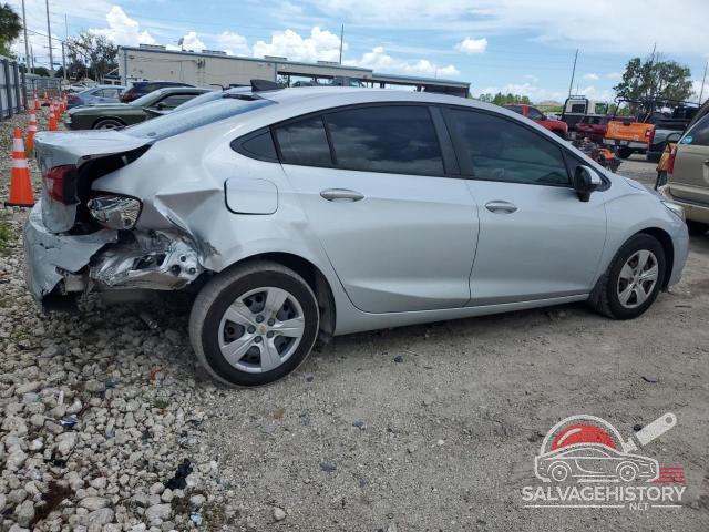 1G1BC5SM9J7241327 2018 CHEVROLET CRUZE photo no. 3
