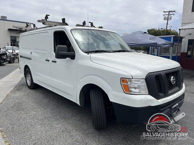 1N6BF0KY1HN801719 2017 NISSAN NV photo no. 2