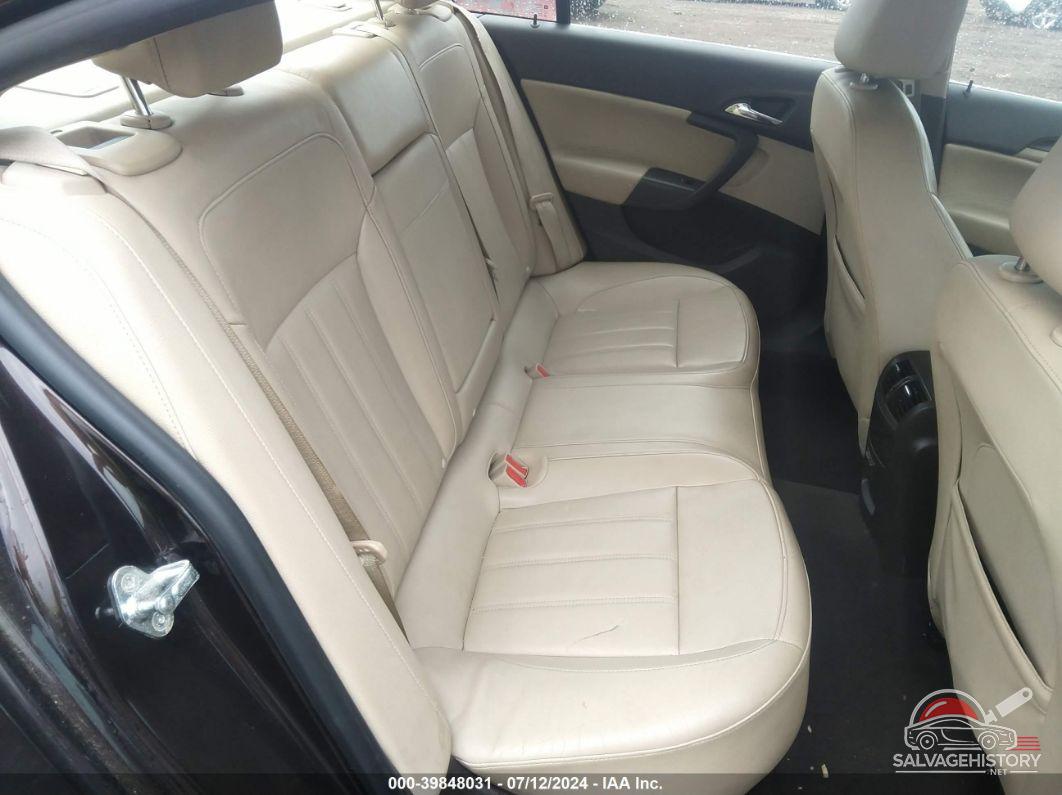 W04GV5EV8B1041632 2011 BUICK REGAL photo no. 8