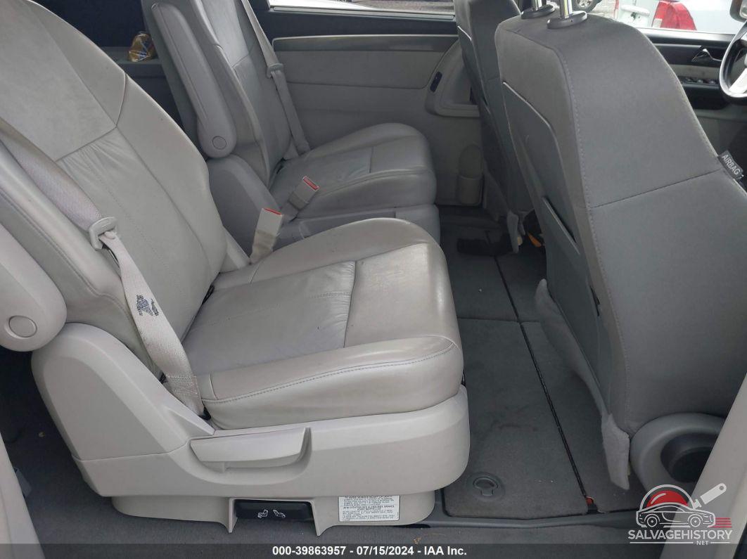 2C4RVAAG9CR355785 2012 VOLKSWAGEN ROUTAN photo no. 8