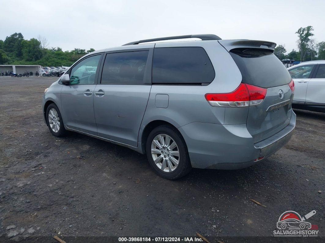 5TDJK3DCXBS020261 2011 TOYOTA SIENNA photo no. 3
