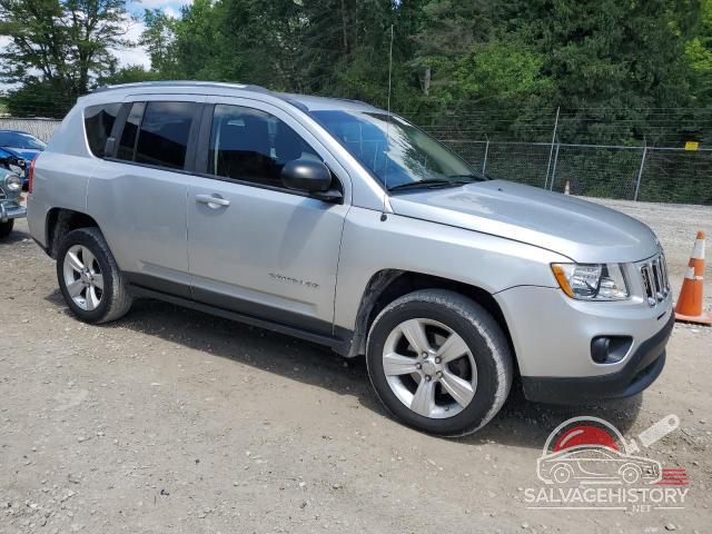 1J4NF1FB1BD215556 2011 JEEP COMPASS photo no. 4