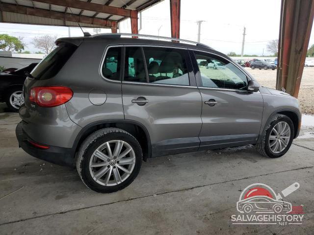 WVGAV7AXXBW541241 2011 VOLKSWAGEN TIGUAN photo no. 3