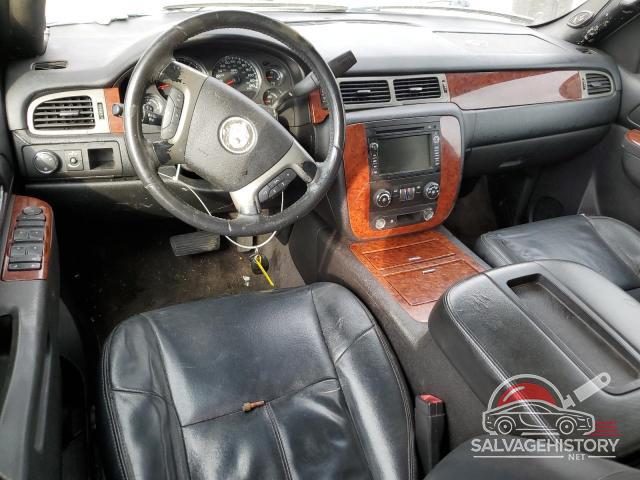 1GNSCHE02BR208331 2011 CHEVROLET SUBURBAN photo no. 8