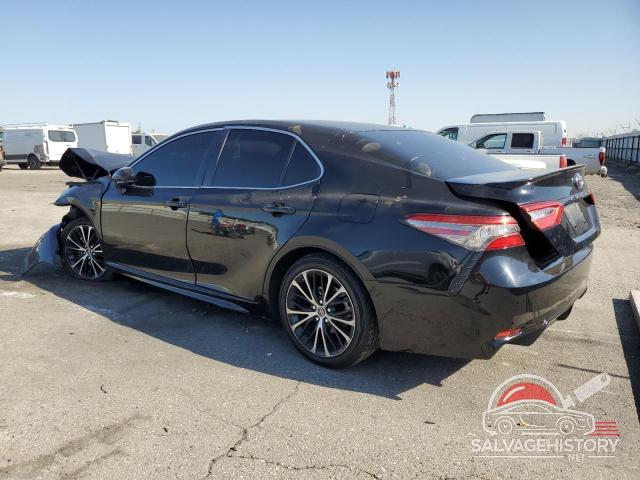 JTNB11HK0J3048840 2018 TOYOTA CAMRY photo no. 2