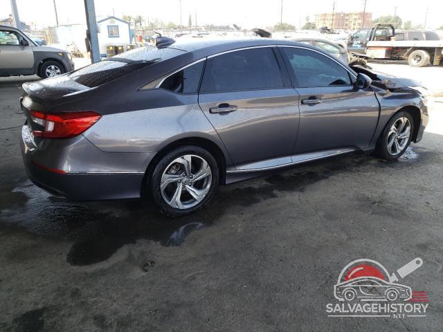 1HGCV1F4XJA075333 2018 HONDA ACCORD photo no. 3