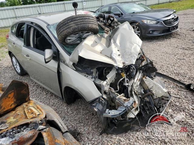 1FADP3K26FL233522 2015 FORD FOCUS photo no. 4