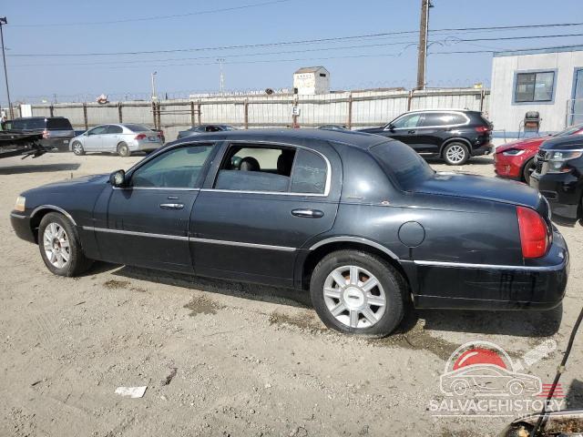 2LNHM84W38X640183 2008 LINCOLN TOWNCAR photo no. 2
