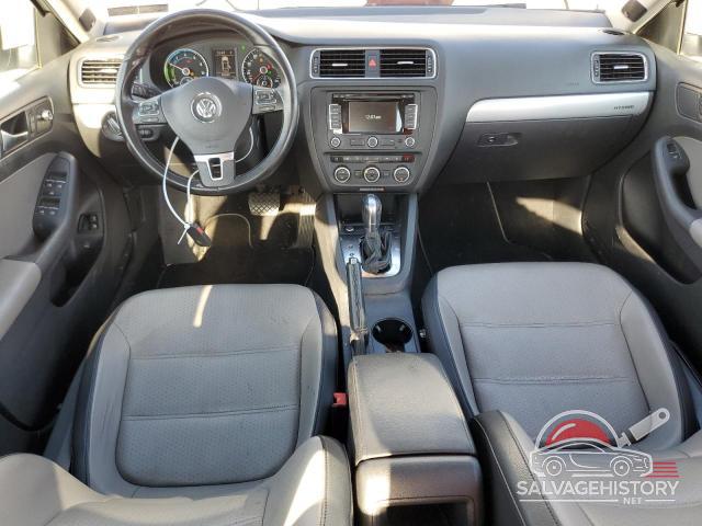 3VW637AJ6DM223838 2013 VOLKSWAGEN JETTA photo no. 8