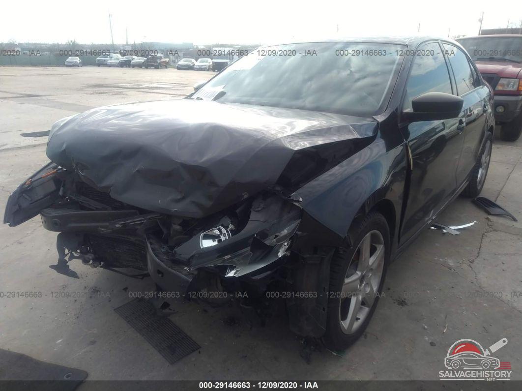 3VW2K7AJ3DM241067 2013 VOLKSWAGEN JETTA SEDAN photo no. 2
